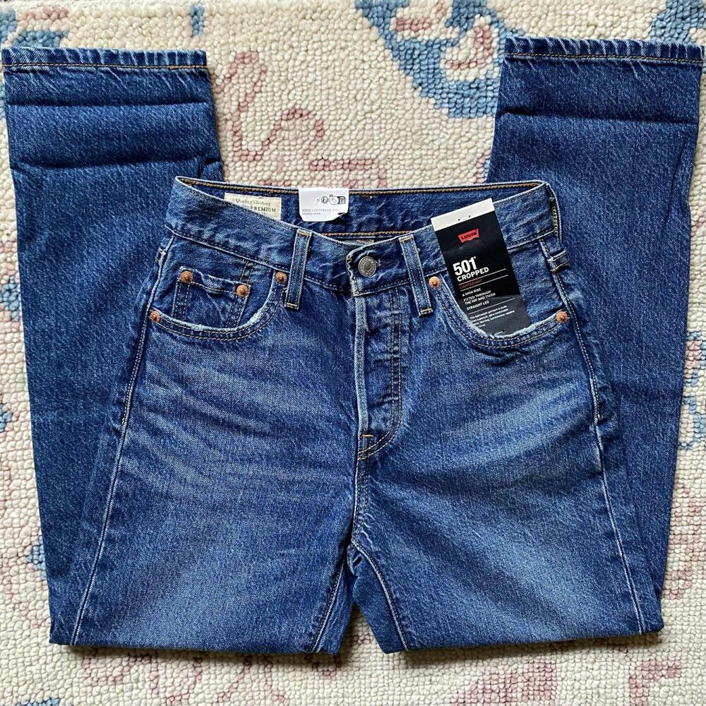 LEVI'S 501 Original Fit Cropped Lightweight Jeans (Size: 23x26) NWT - Picture 7 of 12